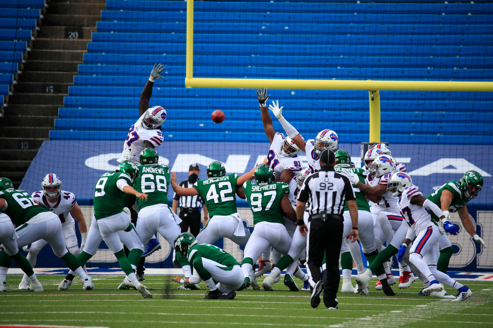 Jets kick field goal